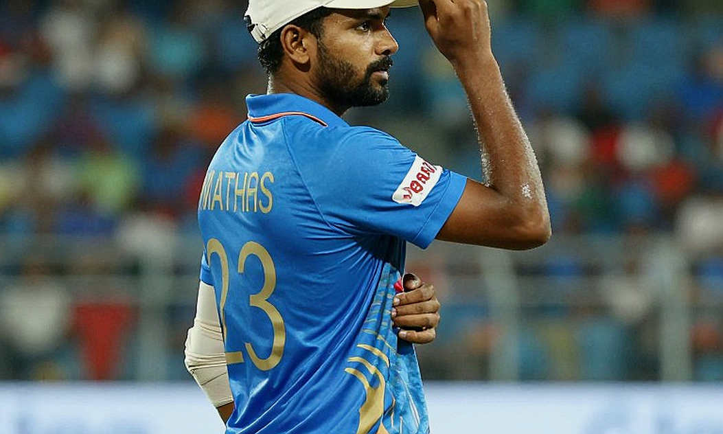 দলের অস্থিরতা ও কোচ সিমন্সের প্রতিক্রিয়া: বাংলাদেশ-ওয়েস্ট ইন্ডিজ টেস্ট সিরিজের আগে গভীর ক্রীড়া বিশ্লেষণ