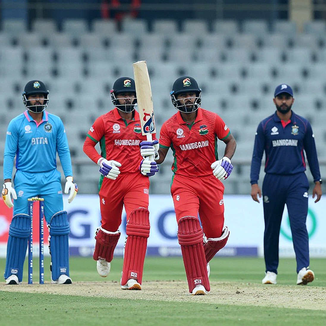সাসেক্সে ডাজনের দুই বছর: ৪২ উইকেটের আড়ালে যে ফাঁকটা কেউ দেখছে না