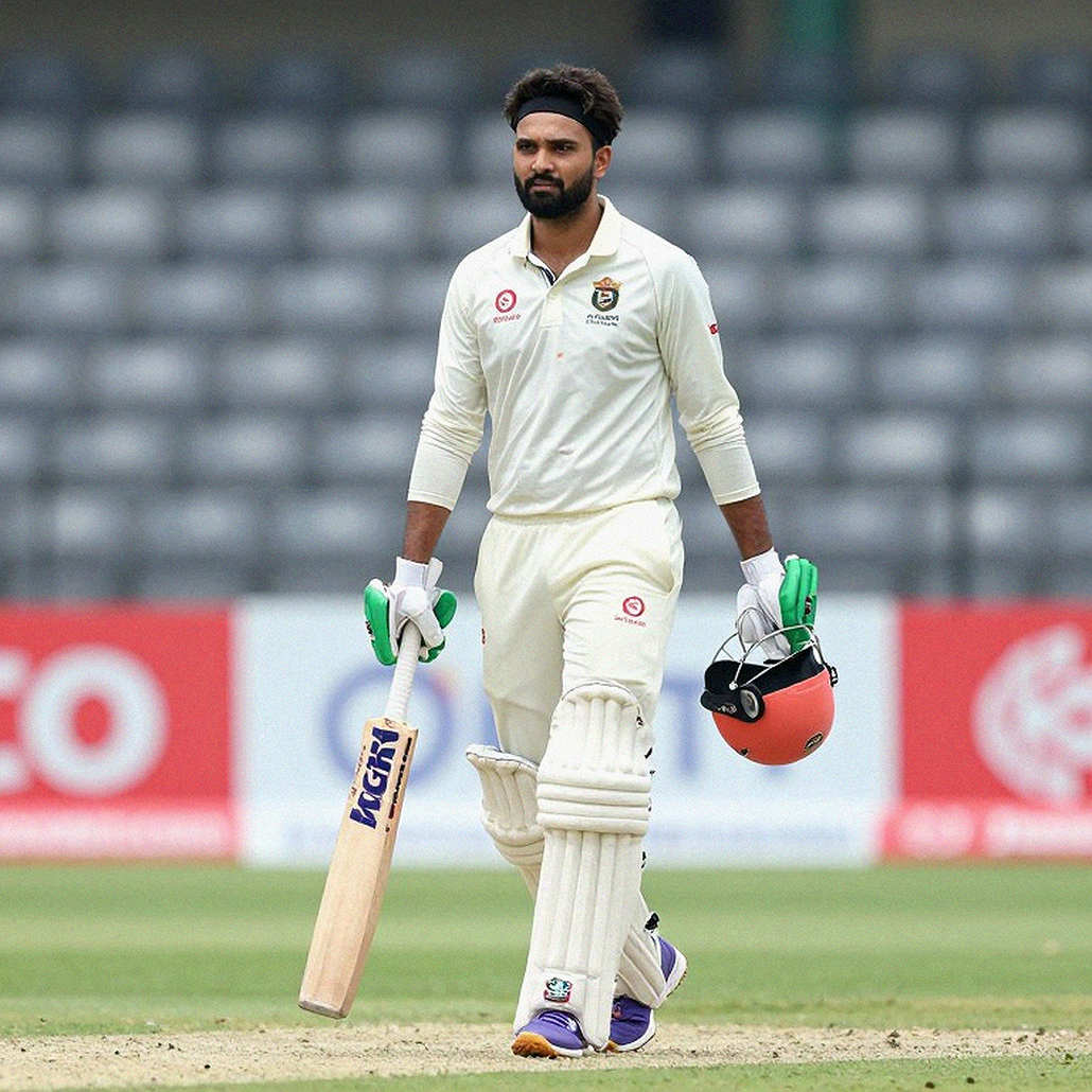 মিরাজের ফেরা এবং ৯৯ রানের ছায়া: বাংলাদেশের আসল প্রশ্ন ব্যাটিং, ফিটনেস নয়