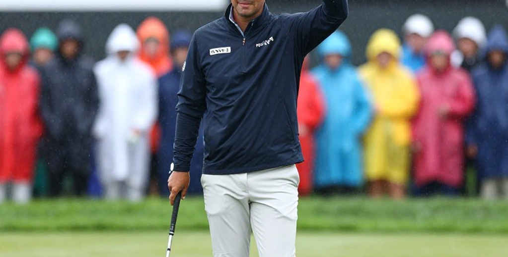The Economy of a Silent Crowd: Medinah's Applause and Kurmitola's Ledger