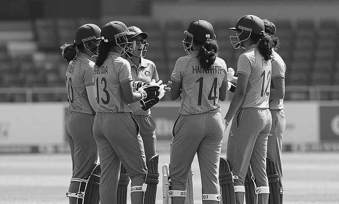 Rain-Stopped Cricket and the Empty Chair of the Lin Family: How Lord's Silence Made the Bangladeshi Diaspora Heartbeat Audible